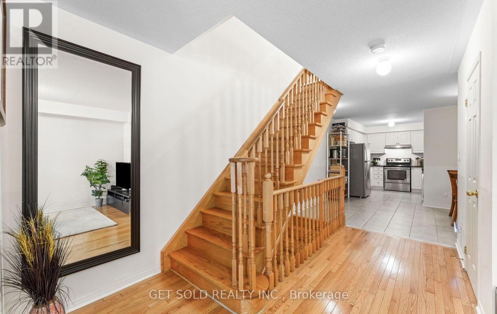 33 Sergio Marchi Street, Toronto, Ontario  M3L 0E5 - Photo 4 - W13877130