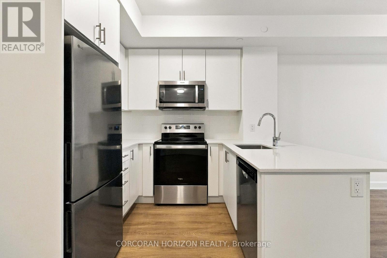 312 - 3240 William Coltson Avenue, Oakville, Ontario  L6H 8C8 - Photo 5 - W13877134