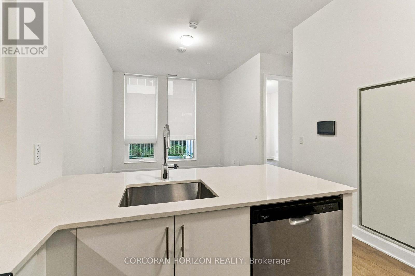 110 - 3240 William Coltson Avenue, Oakville, Ontario  L6H 8C8 - Photo 3 - W13877140