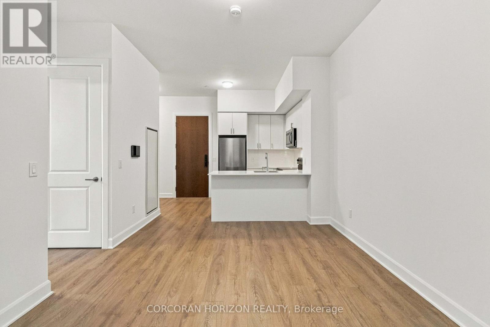 110 - 3240 William Coltson Avenue, Oakville, Ontario  L6H 8C8 - Photo 4 - W13877140