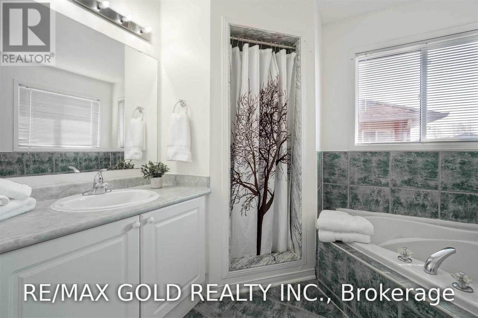 9 Blue Lake Avenue, Brampton, Ontario  L6X 4W1 - Photo 24 - W13877176