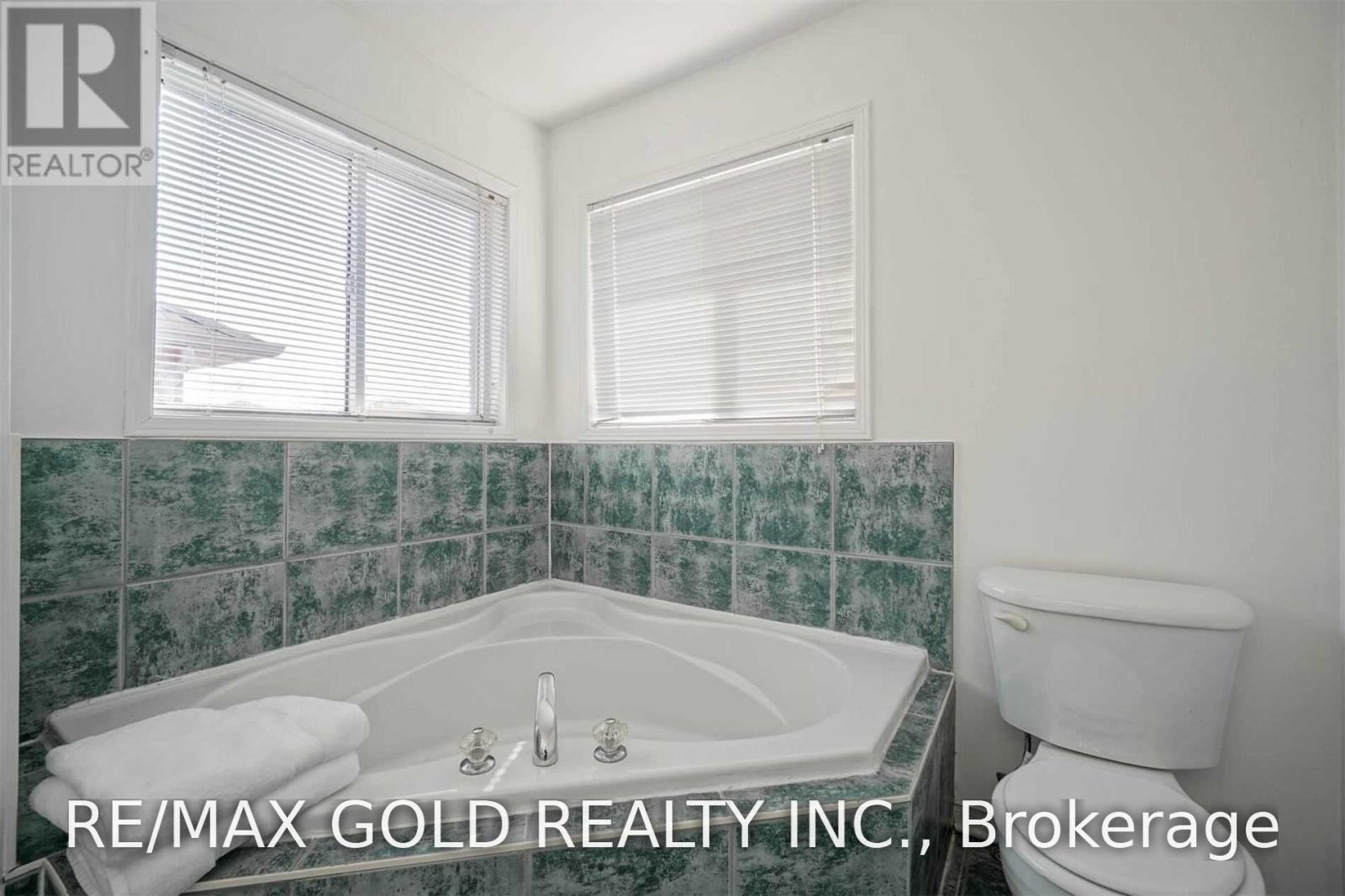 9 Blue Lake Avenue, Brampton, Ontario  L6X 4W1 - Photo 25 - W13877176