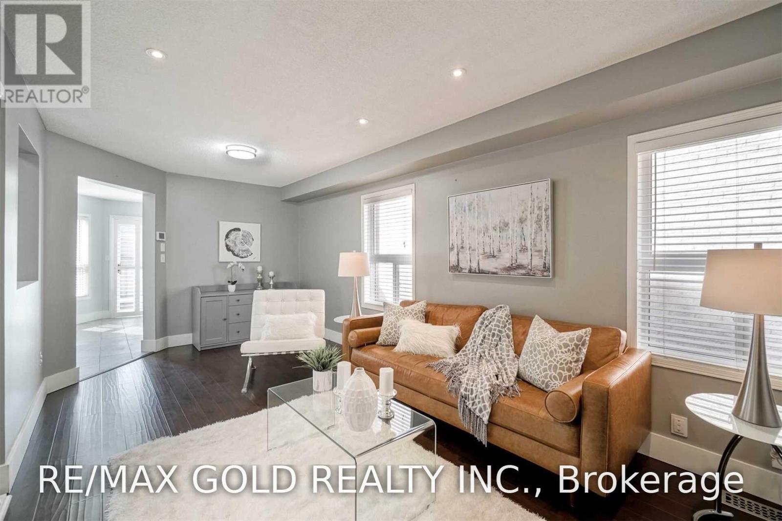 9 Blue Lake Avenue, Brampton, Ontario  L6X 4W1 - Photo 5 - W13877176