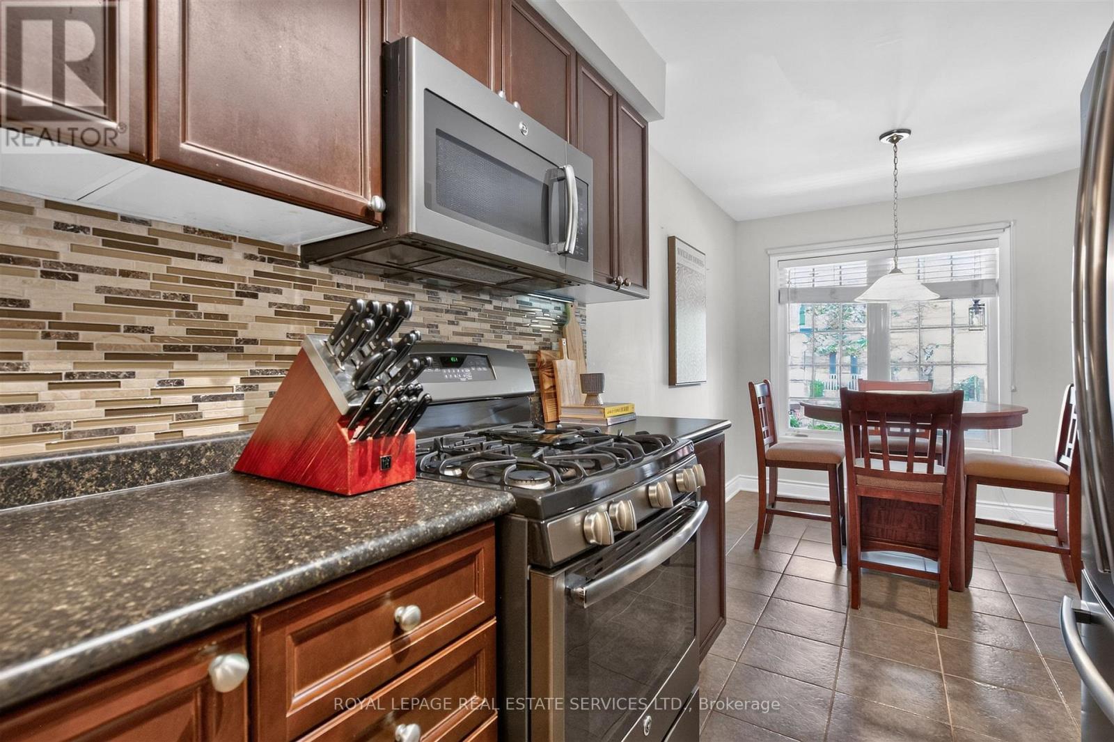 227 Prosser Circle, Milton, Ontario  L9T 0P8 - Photo 10 - W13877192