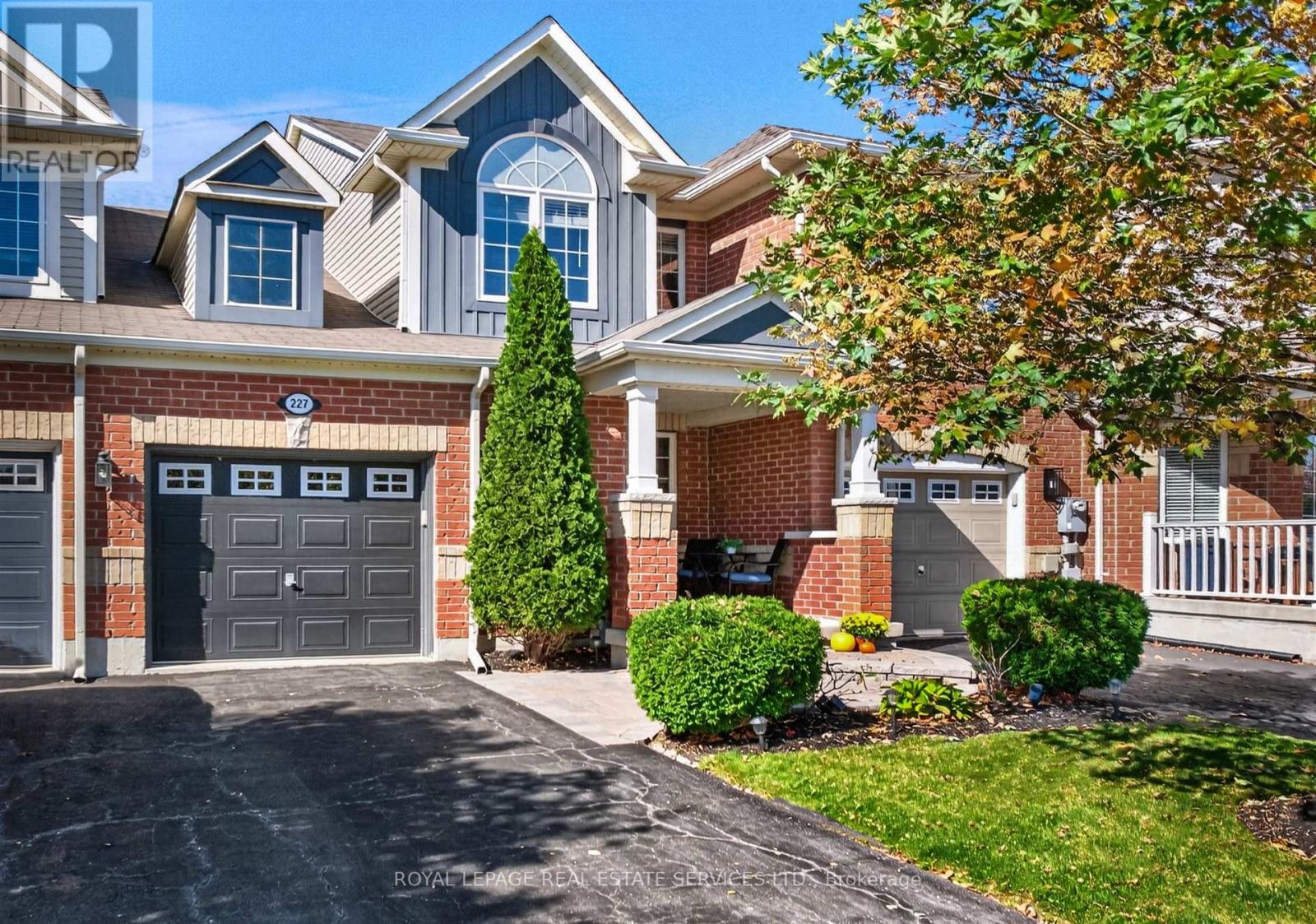 227 Prosser Circle, Milton, Ontario  L9T 0P8 - Photo 2 - W13877192