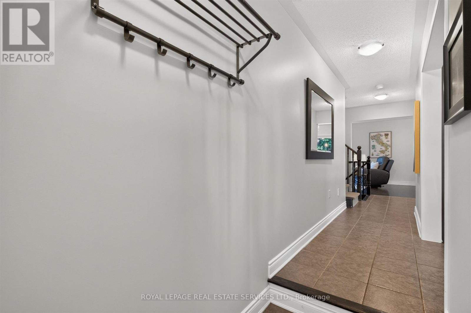 227 Prosser Circle, Milton, Ontario  L9T 0P8 - Photo 4 - W13877192