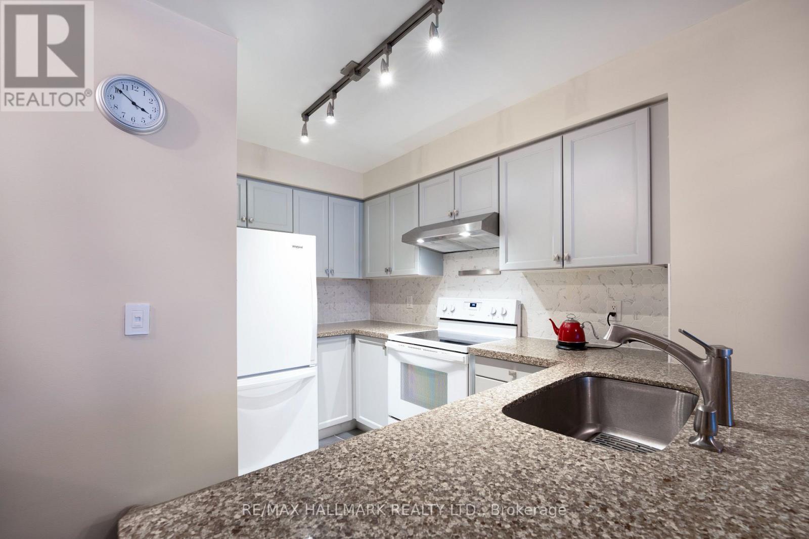 316 - 62 Suncrest Boulevard, Markham, Ontario  L3T 7Y6 - Photo 8 - N13861628