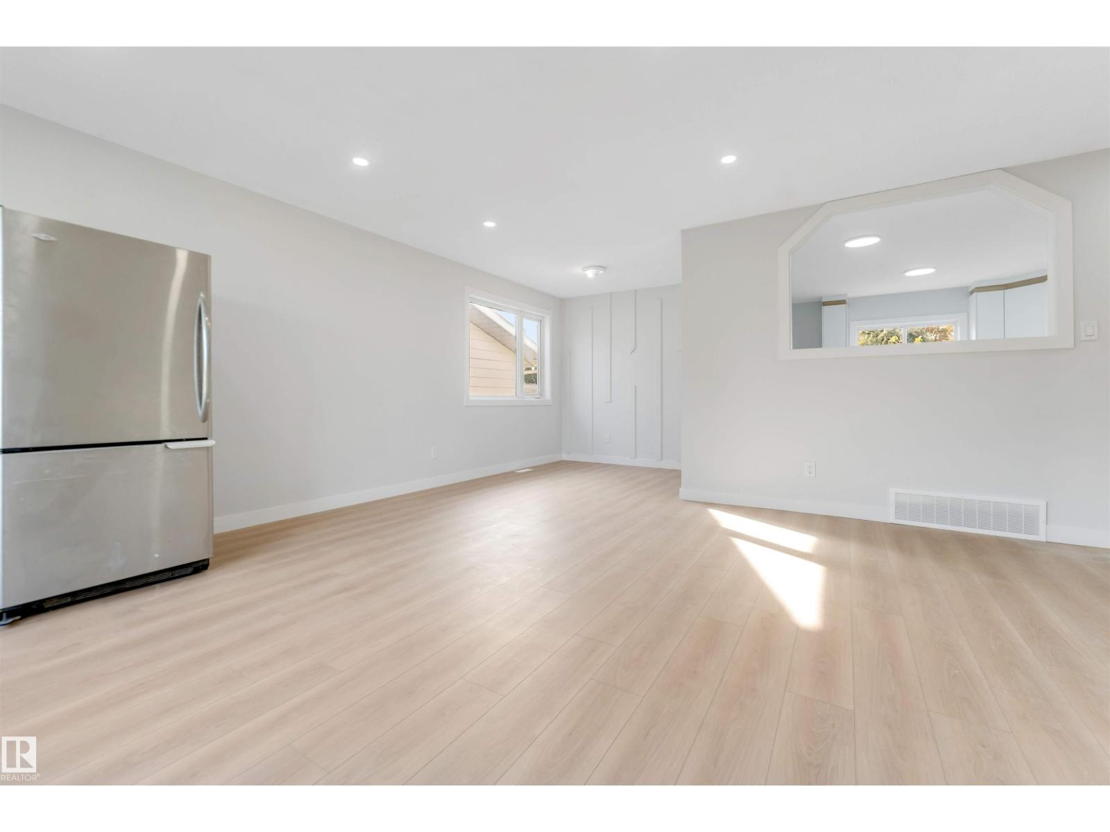 3432 60 St Nw, Edmonton, Alberta  T6L 1E2 - Photo 4 - E4512223