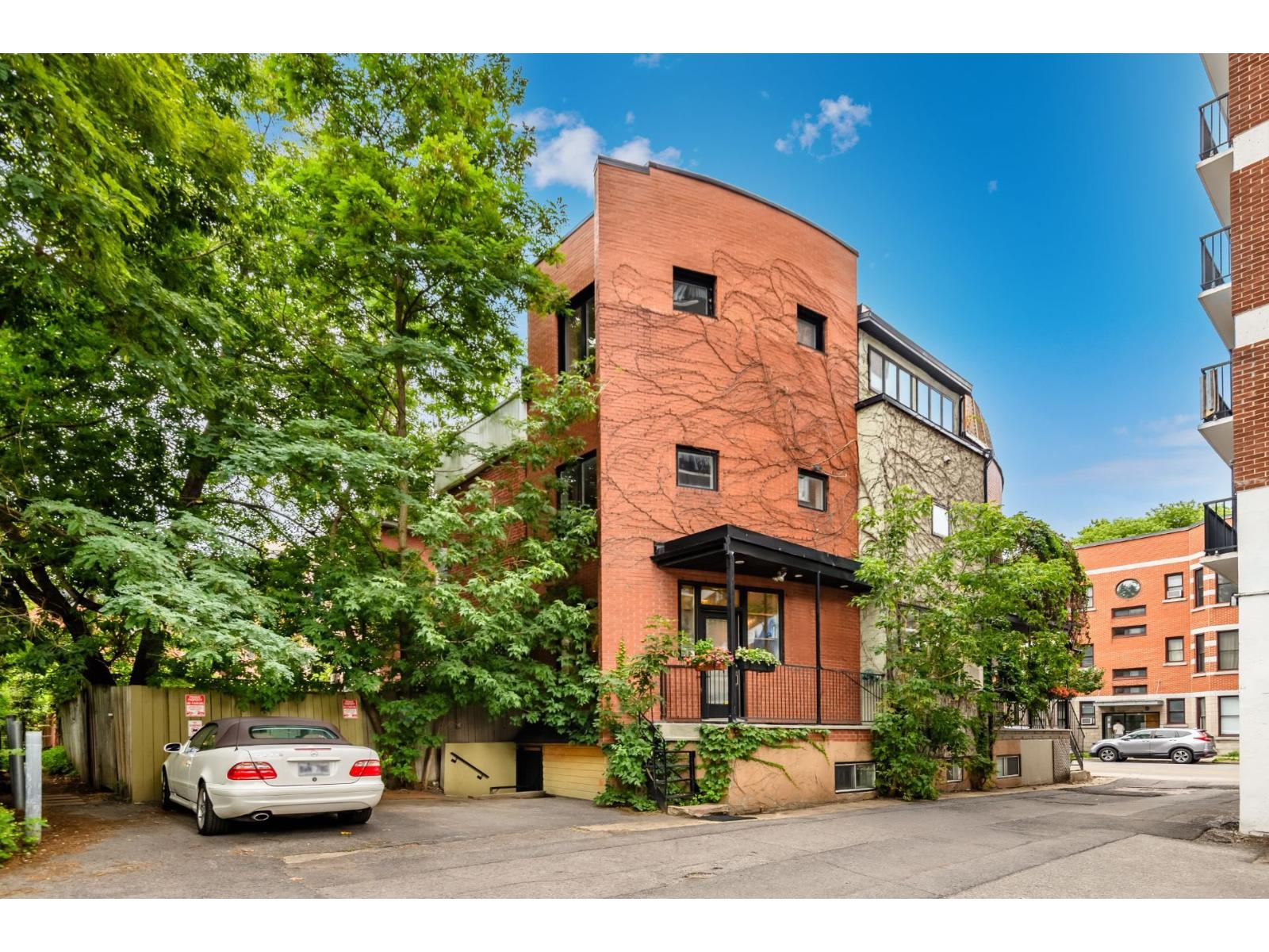 77 Rue Prince-Arthur O. Montréal (Le Plateau-Mont-Royal) Quebec Canada H2X1S5 2