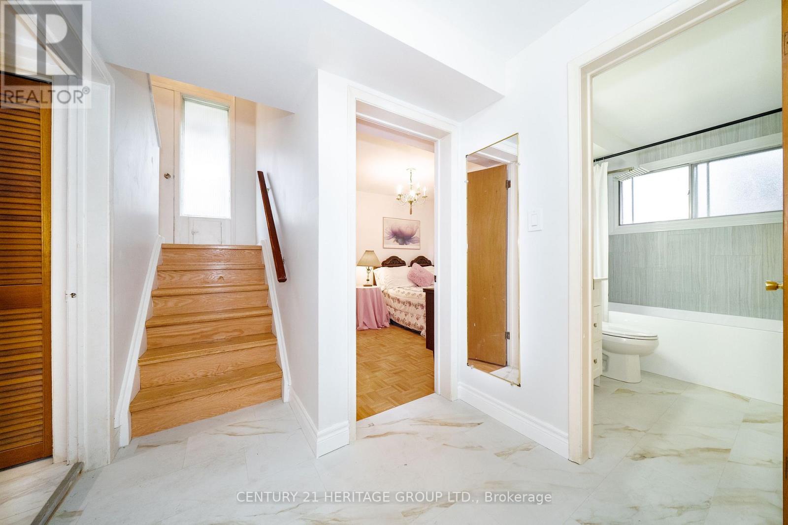 37 Gambello Crescent, Toronto, Ontario  M3J 1W2 - Photo 32 - W13858912
