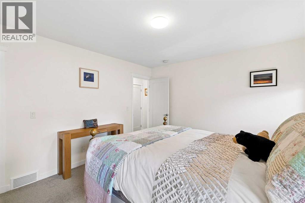 355 Woodbine Boulevard SW, Calgary, Alberta  T2W 4K8 - Photo 18 - A2351211