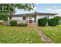 14 QUINTE AVENUE, Loyalist, Ontario