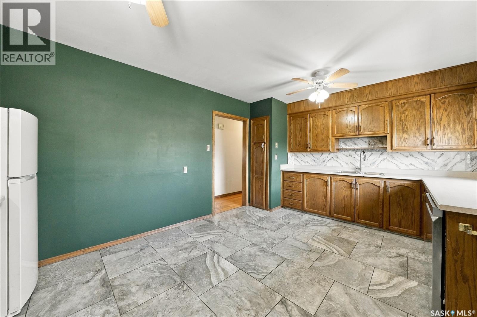 226 U Avenue N, Saskatoon, Saskatchewan  S7L 3C5 - Photo 8 - SK050616