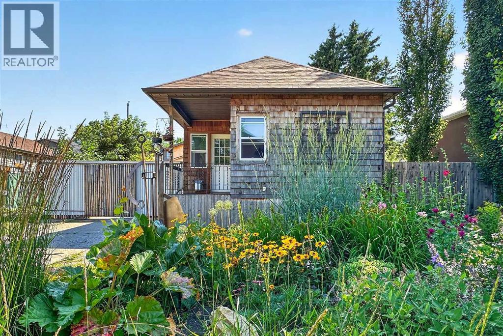 241 25 Avenue NE, Calgary, Alberta  T2E 1Y2 - Photo 2 - A2332543