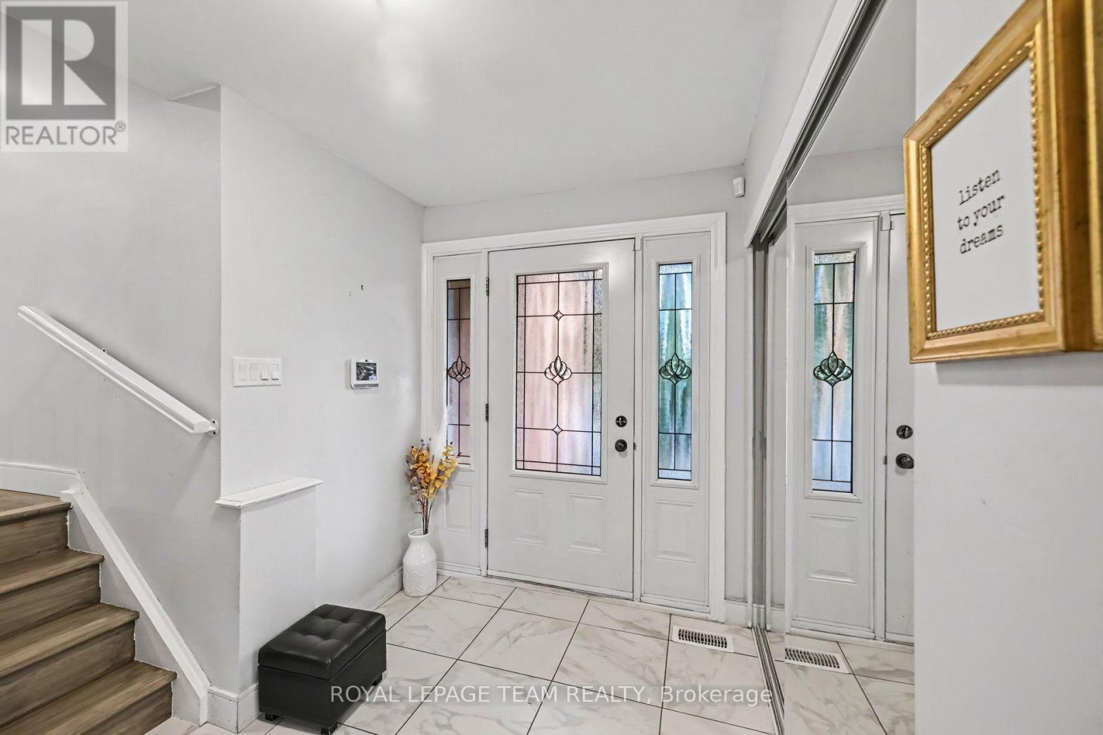1926 Marquis Avenue, Ottawa, Ontario  K1J 8J2 - Photo 4 - X13877290