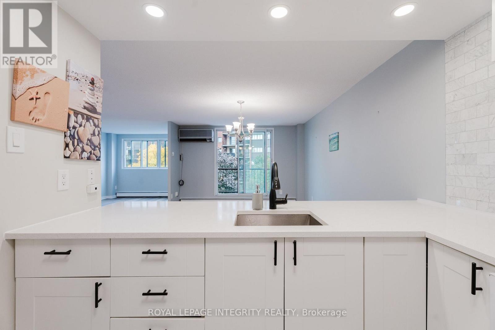 212 - 2650 Southvale Crescent, Ottawa, Ontario  K1B 4S9 - Photo 12 - X13877320