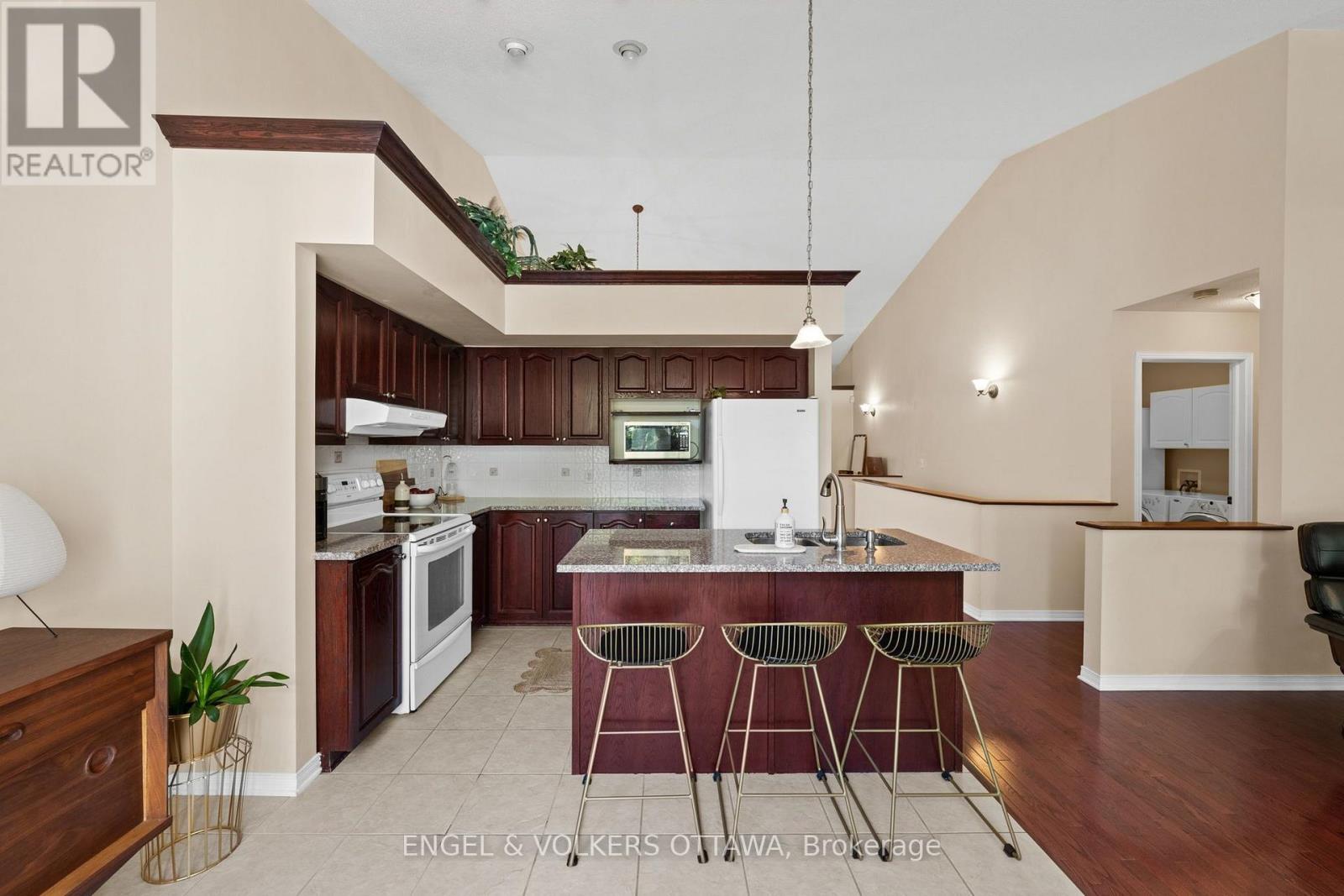4 Burnstead Crescent, Ottawa, Ontario  K2M 2T4 - Photo 11 - X13877338
