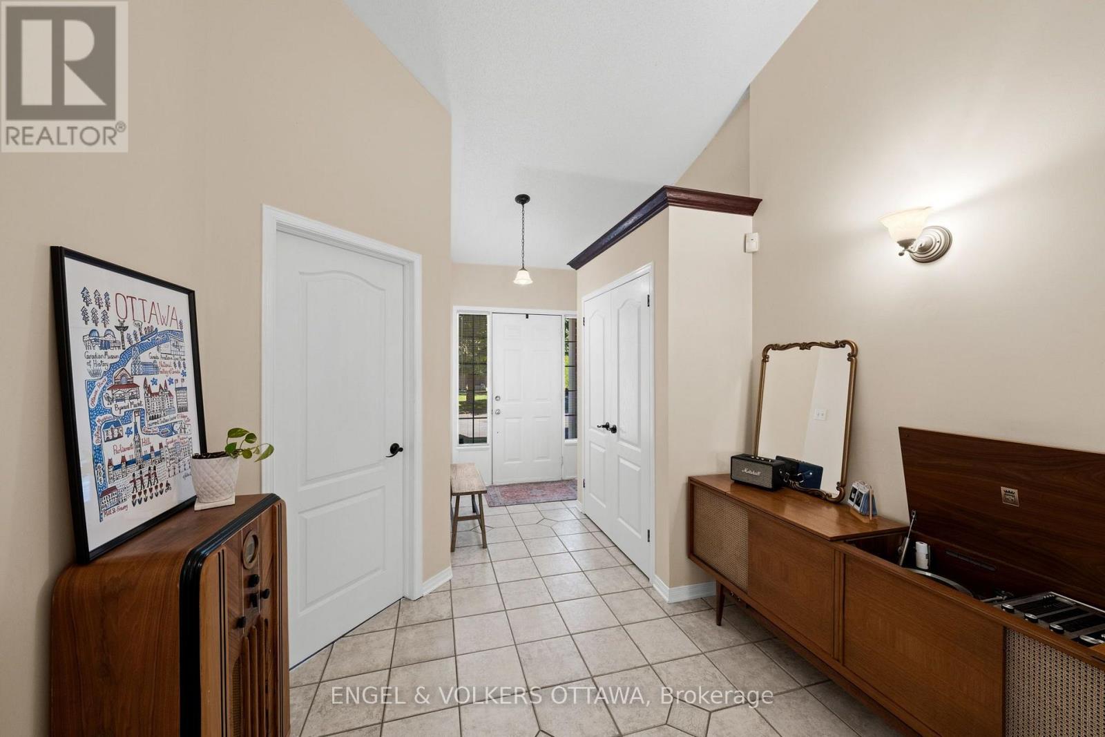 4 Burnstead Crescent, Ottawa, Ontario  K2M 2T4 - Photo 4 - X13877338