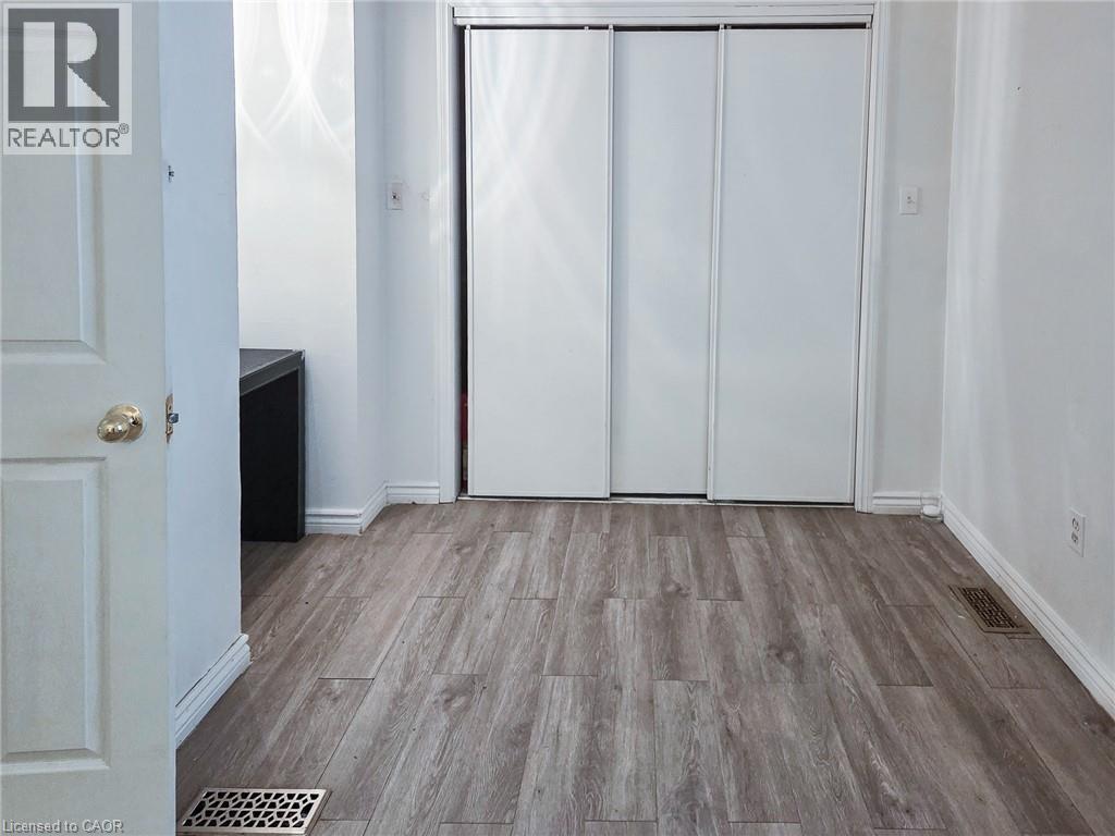 212 Niagara Street, St. Catharines, Ontario  L2M 4V4 - Photo 11 - 40869573