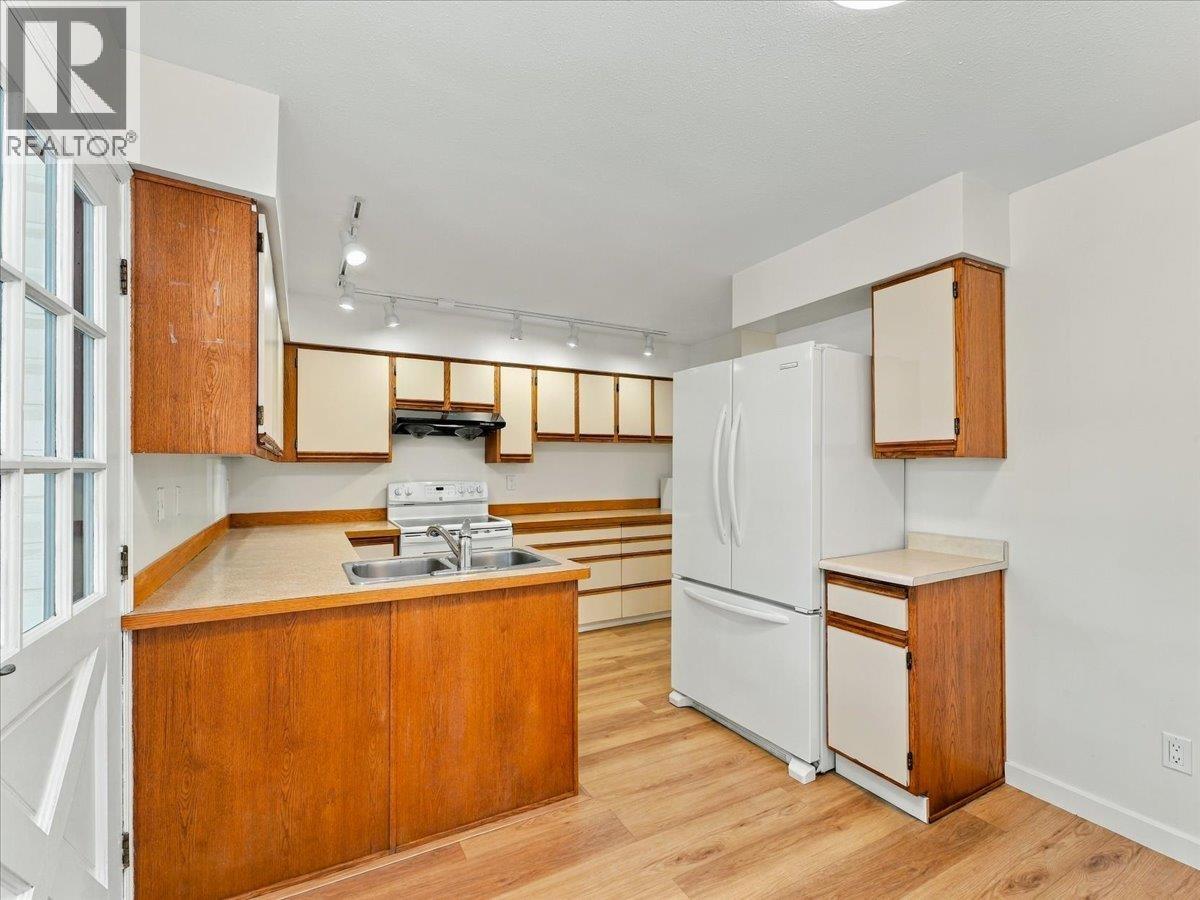 240 E 18TH STREET