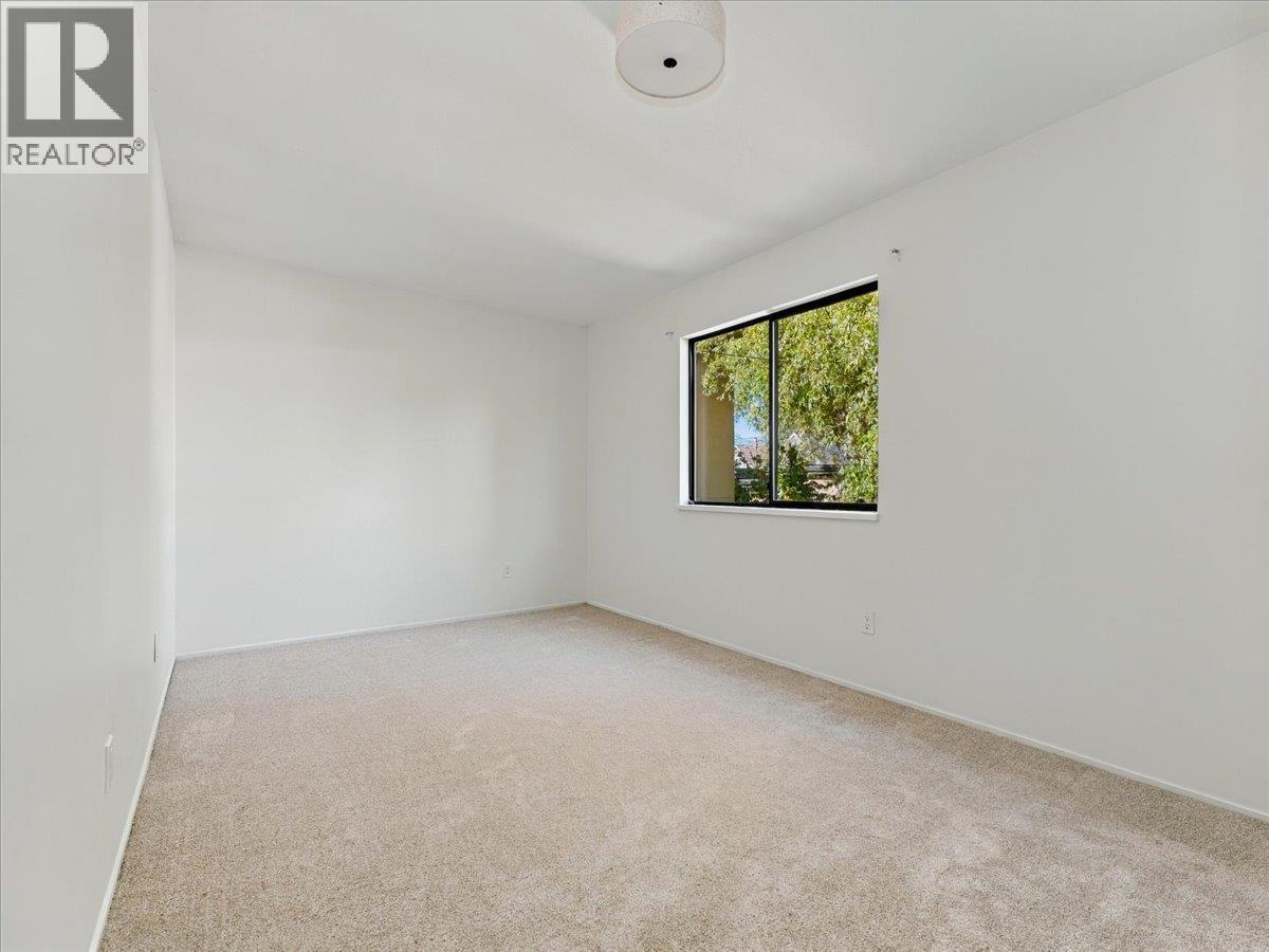 240 E 18TH STREET