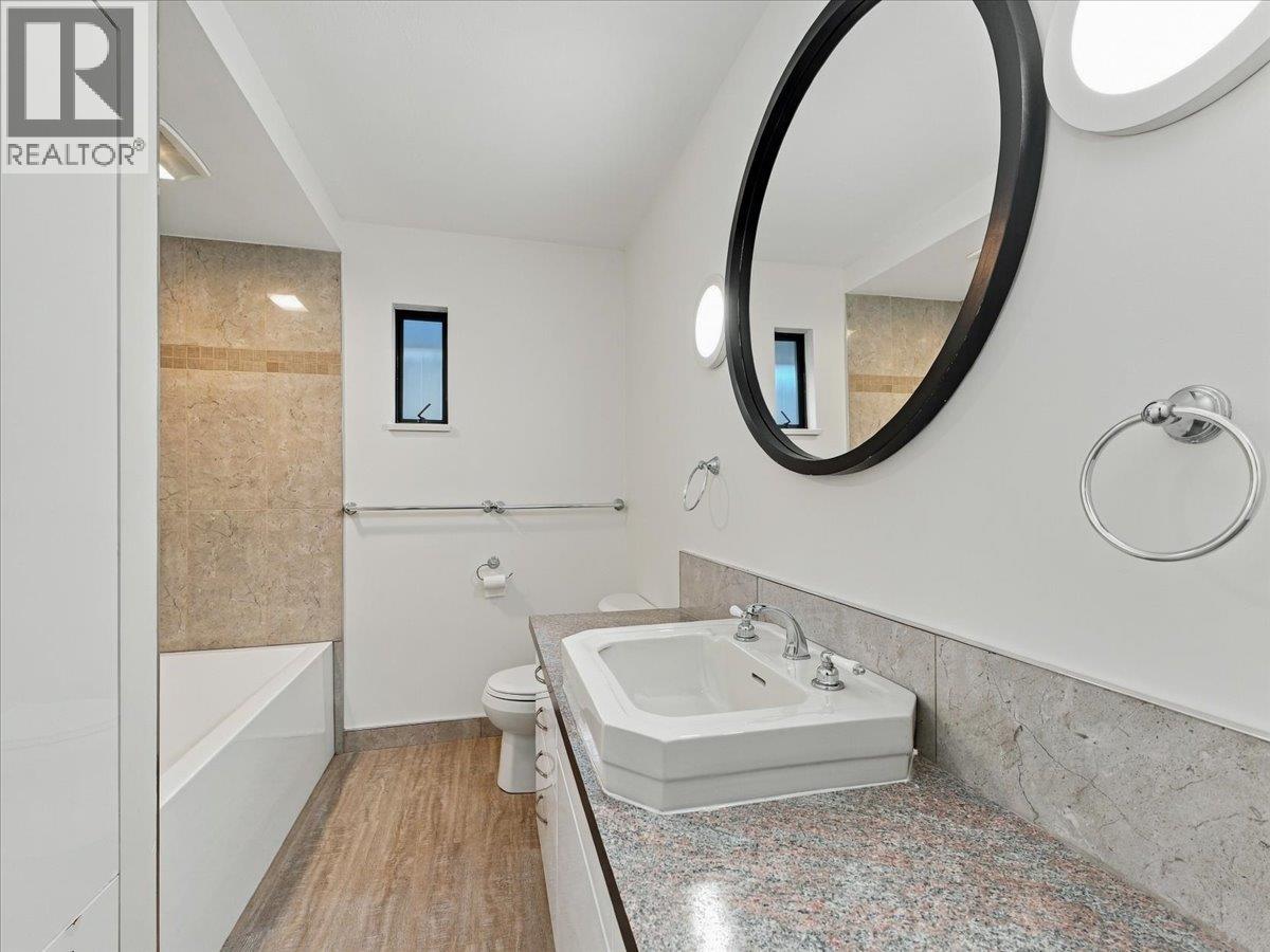 240 E 18TH STREET