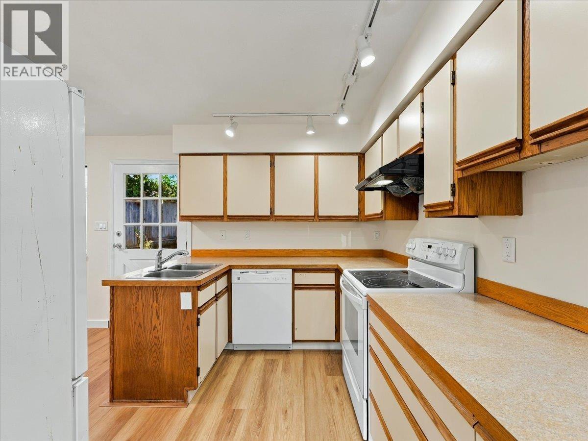 240 E 18TH STREET
