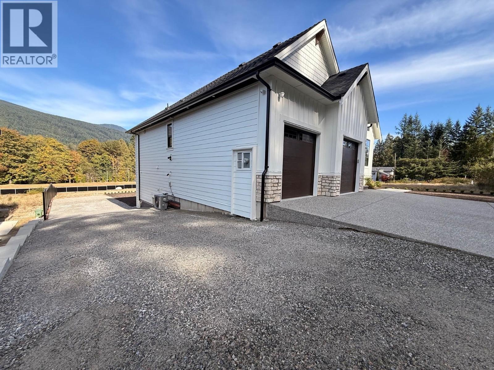 1203 CASTLE ROAD