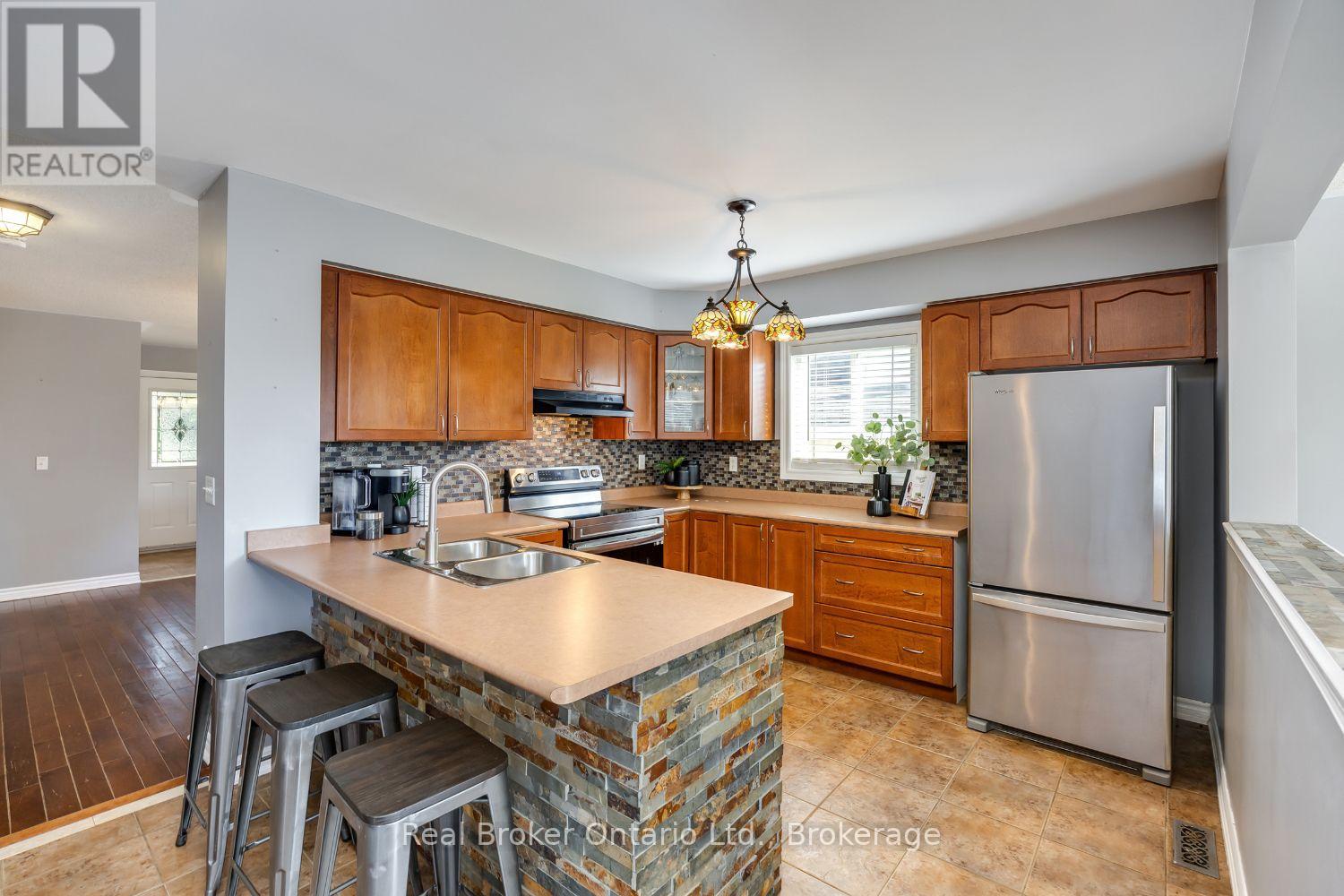 119 Allworth Crescent, Clarington, Ontario  L1C 0B3 - Photo 7 - E13877284
