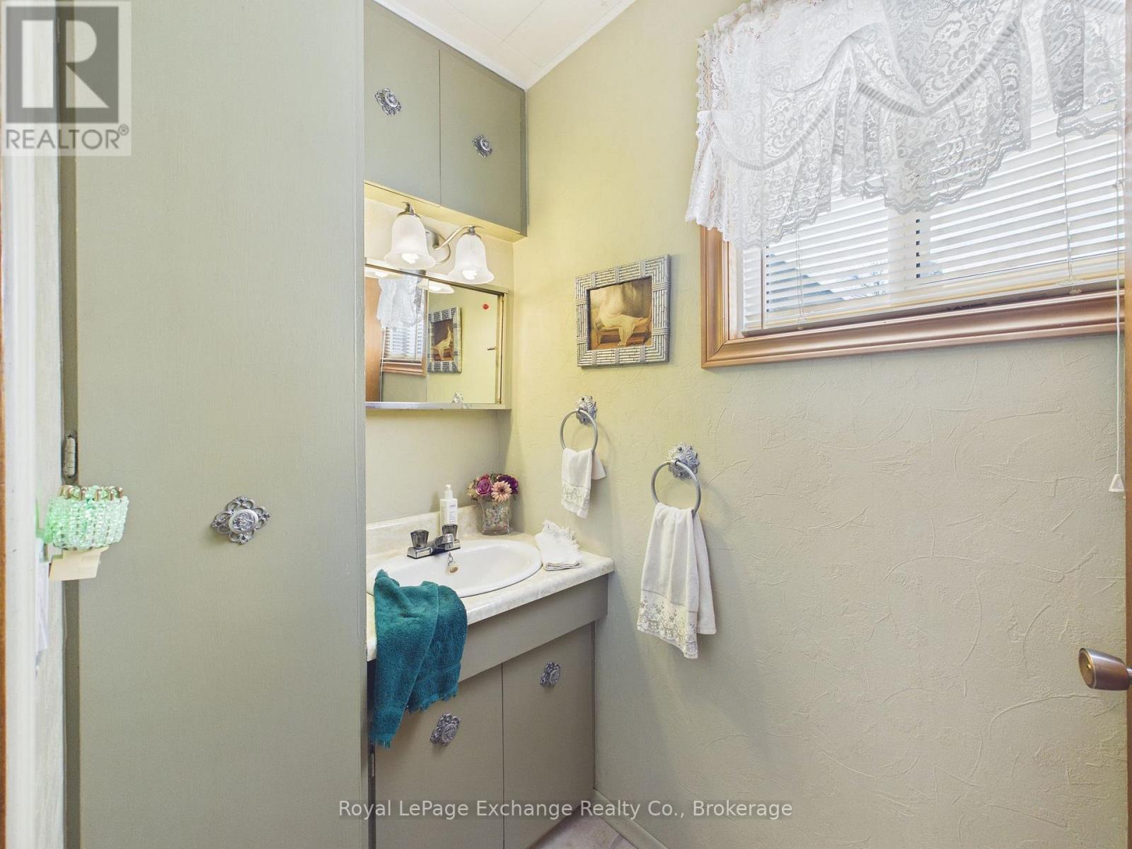 350 St Albert Street, Kincardine, Ontario N2Z 2T8 - Photo 10 - X13877308