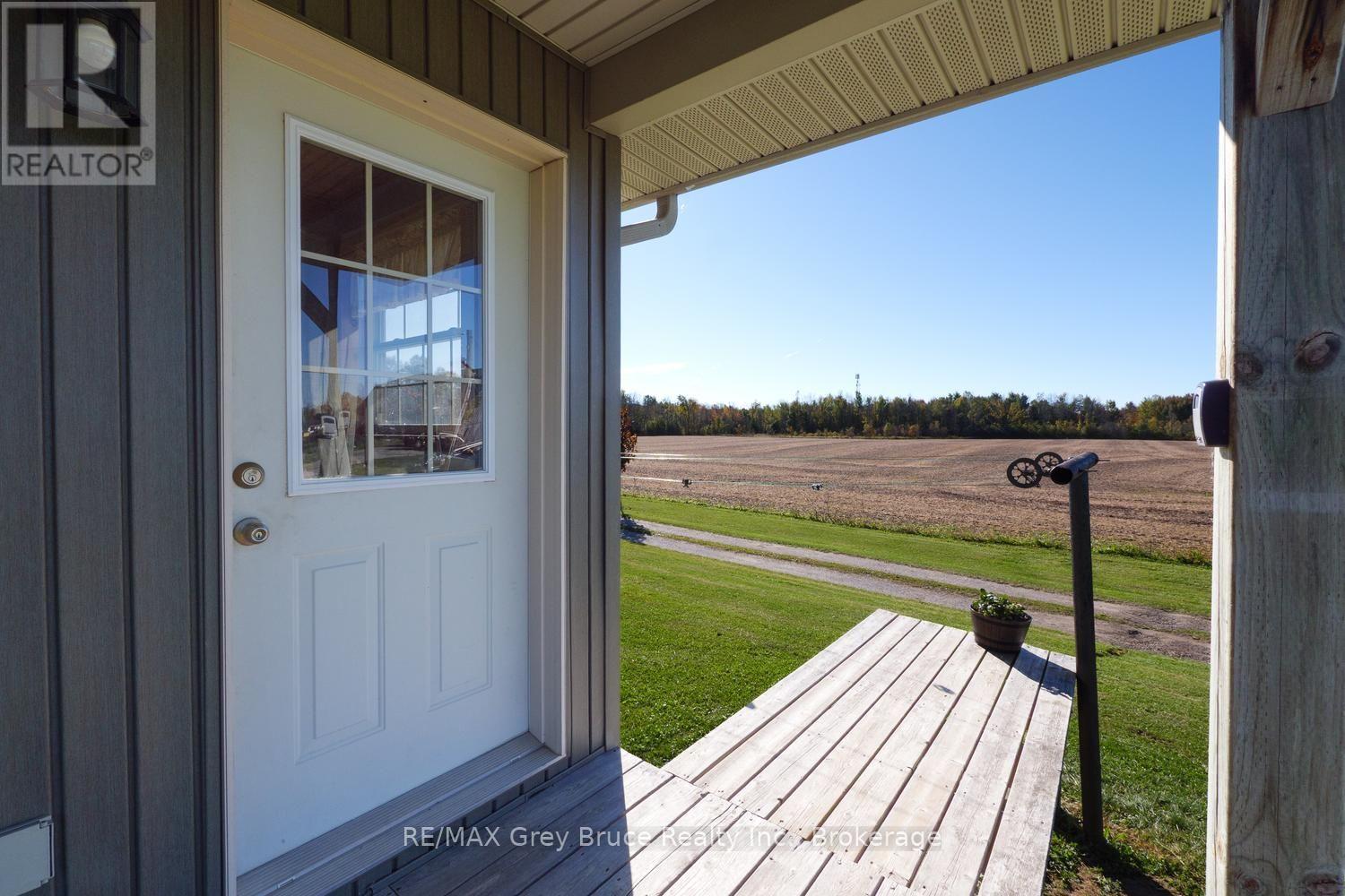 402622 Grey 17 Road, Georgian Bluffs, Ontario N0H 2T0 - Photo 38 - X13877324
