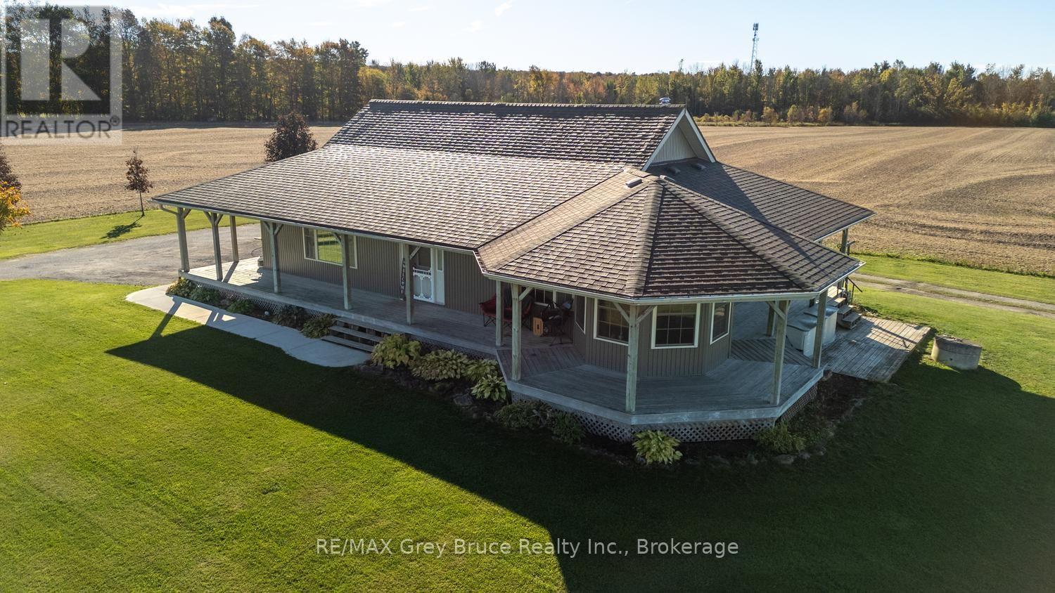402622 Grey 17 Road, Georgian Bluffs, Ontario N0H 2T0 - Photo 5 - X13877324