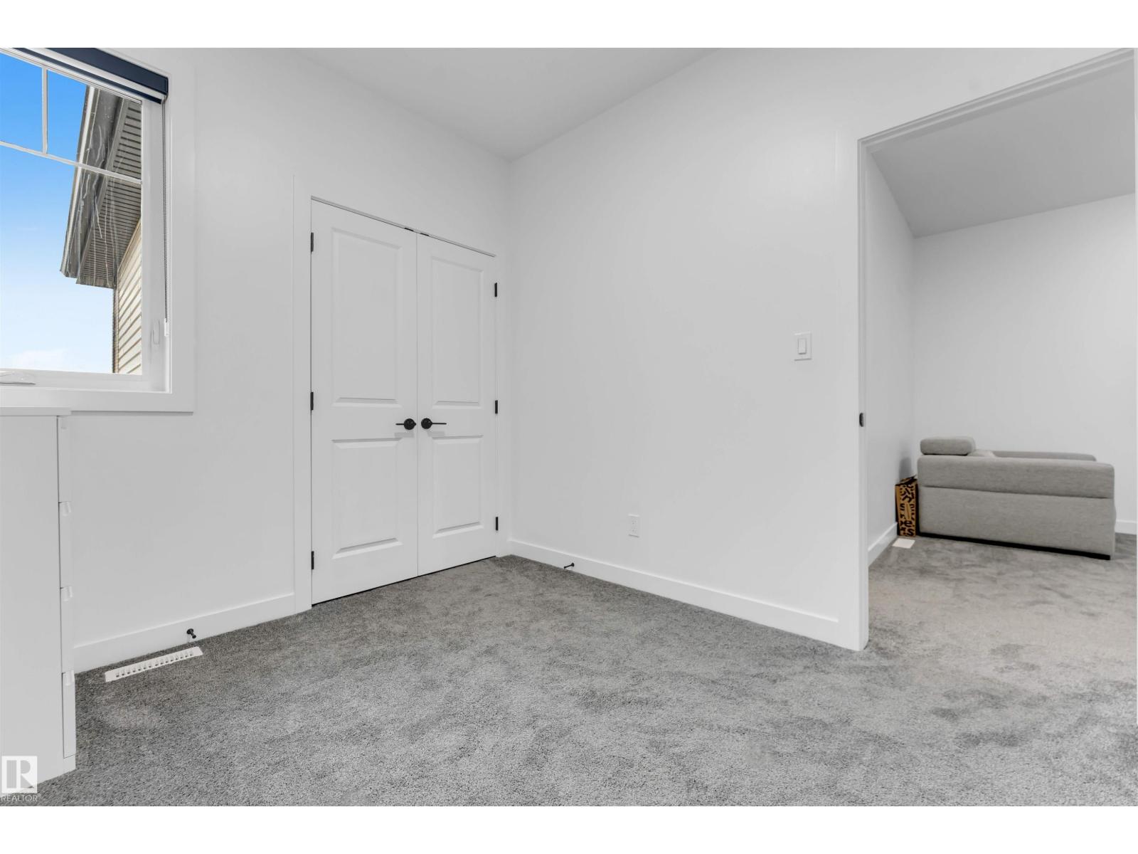 1428 11 AV NW