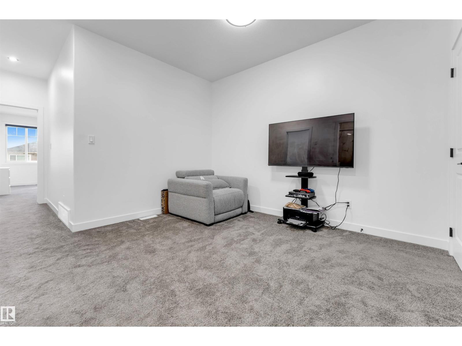 1428 11 AV NW
