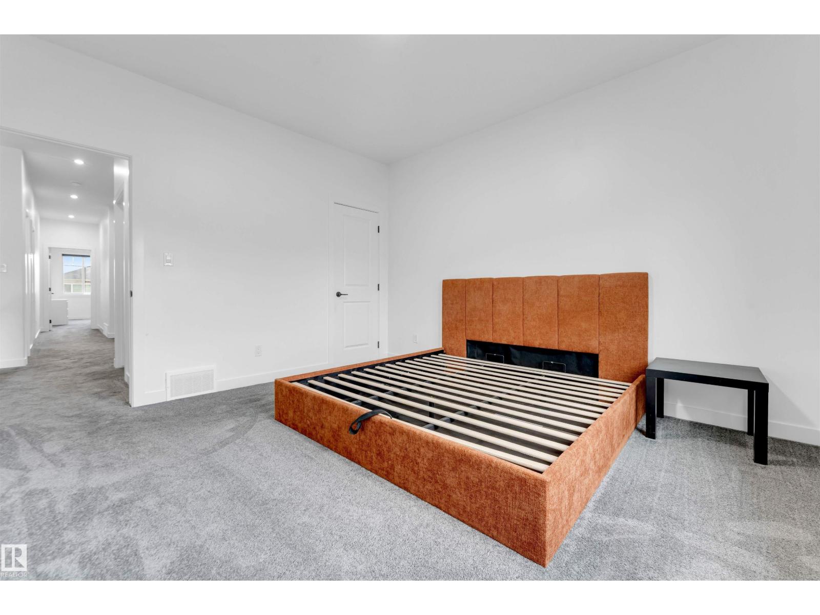 1428 11 AV NW