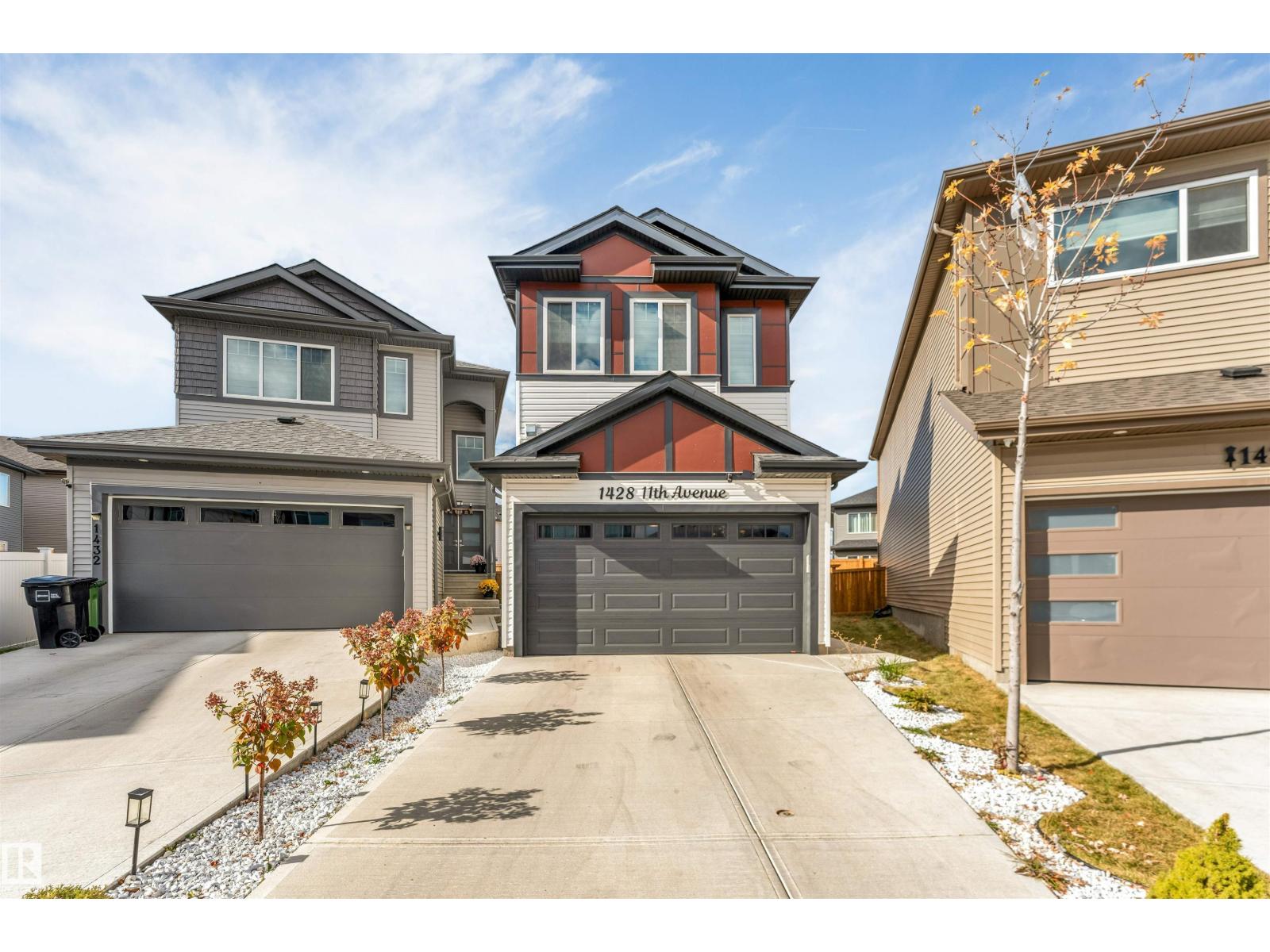 1428 11 AV NW