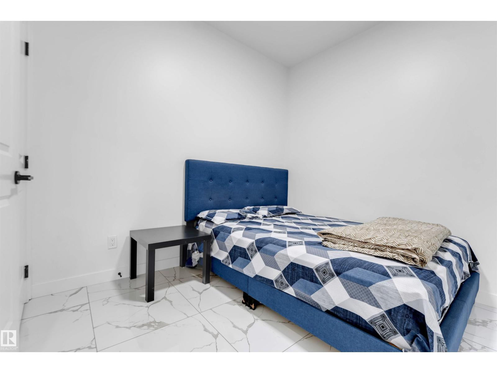 1428 11 AV NW