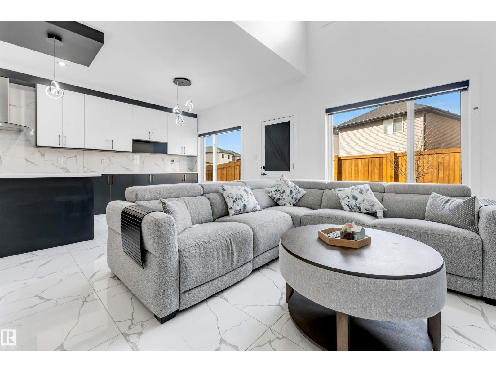 1428 11 AV NW