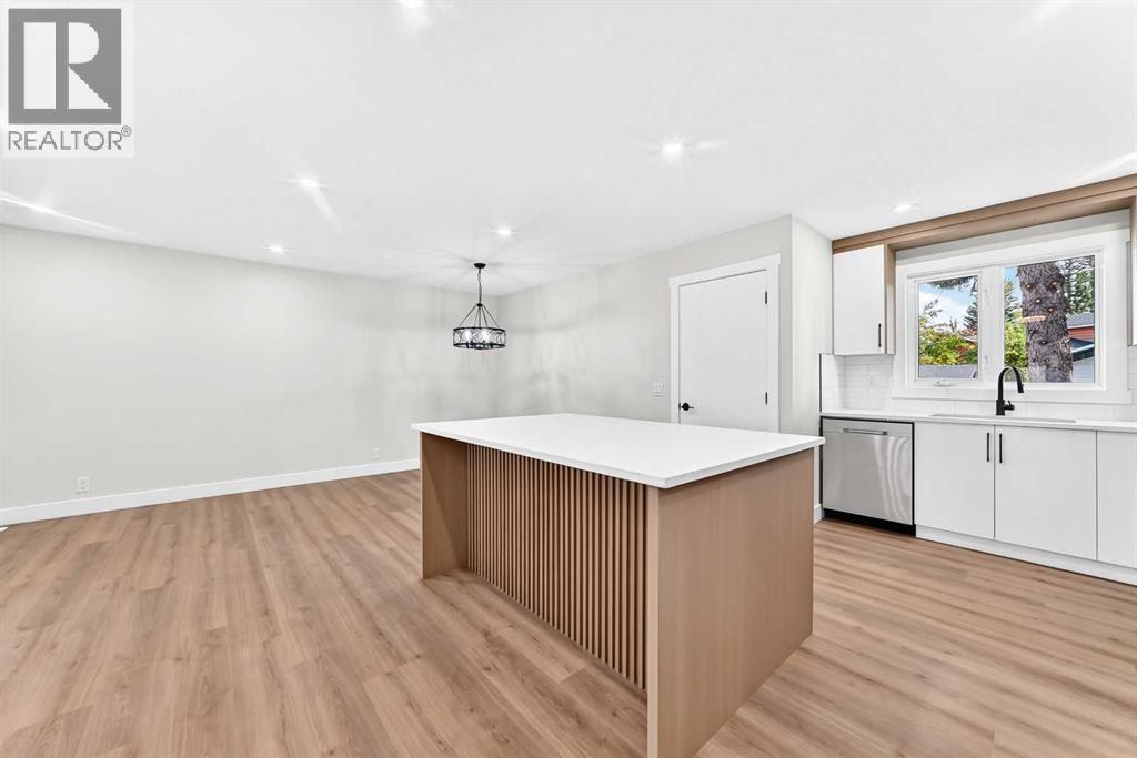 3320 60 Street NE, Calgary, Alberta  T1Y 3S9 - Photo 8 - A2350237