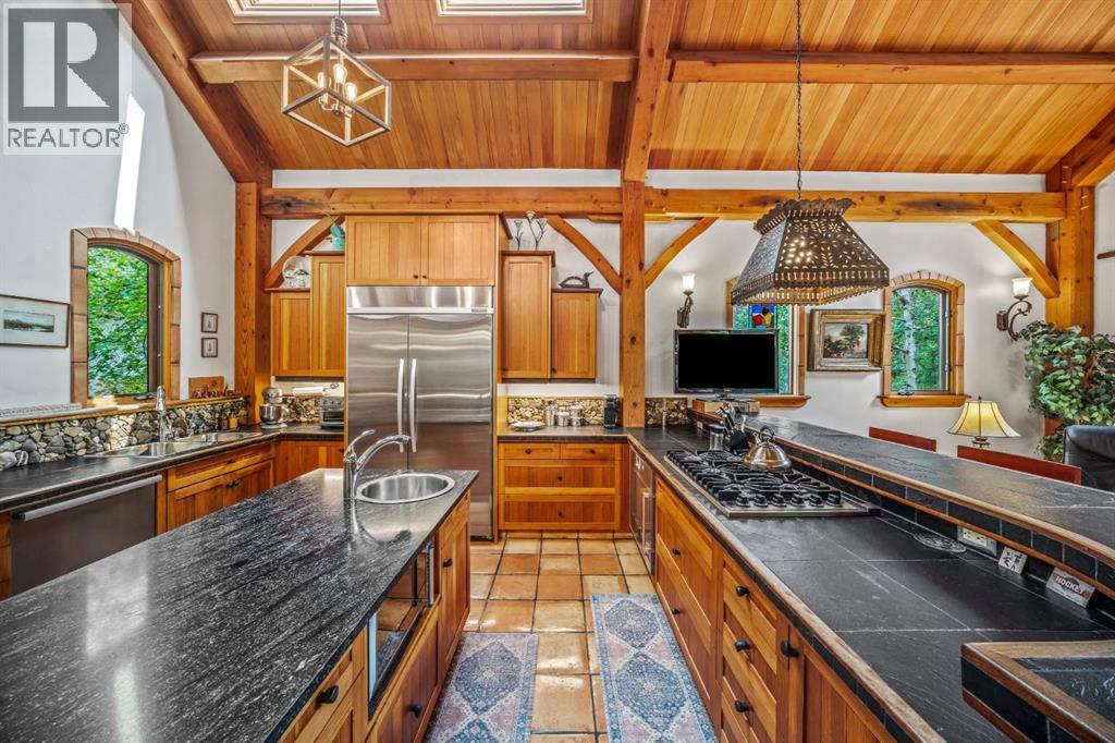 261 Eagle Terrace Road, Canmore, Alberta  T1W 3C7 - Photo 5 - A2350297