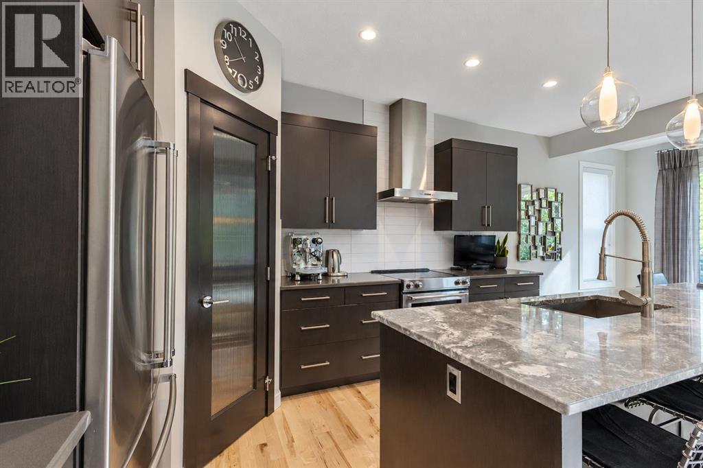 30 Rockford Road NW, Calgary, Alberta  T3G 0C9 - Photo 8 - A2351136