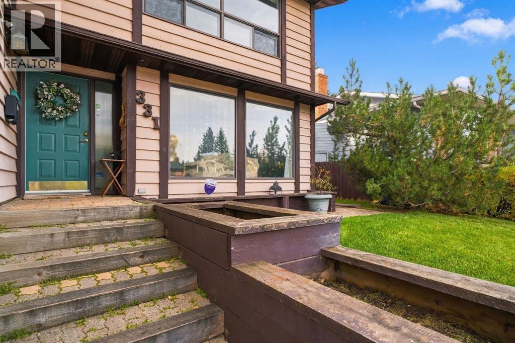 331 Oakfern Crescent SW, Calgary, Alberta  T2V 4T3 - Photo 3 - A2351203