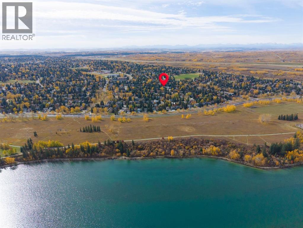 331 Oakfern Crescent SW, Calgary, Alberta  T2V 4T3 - Photo 8 - A2351203