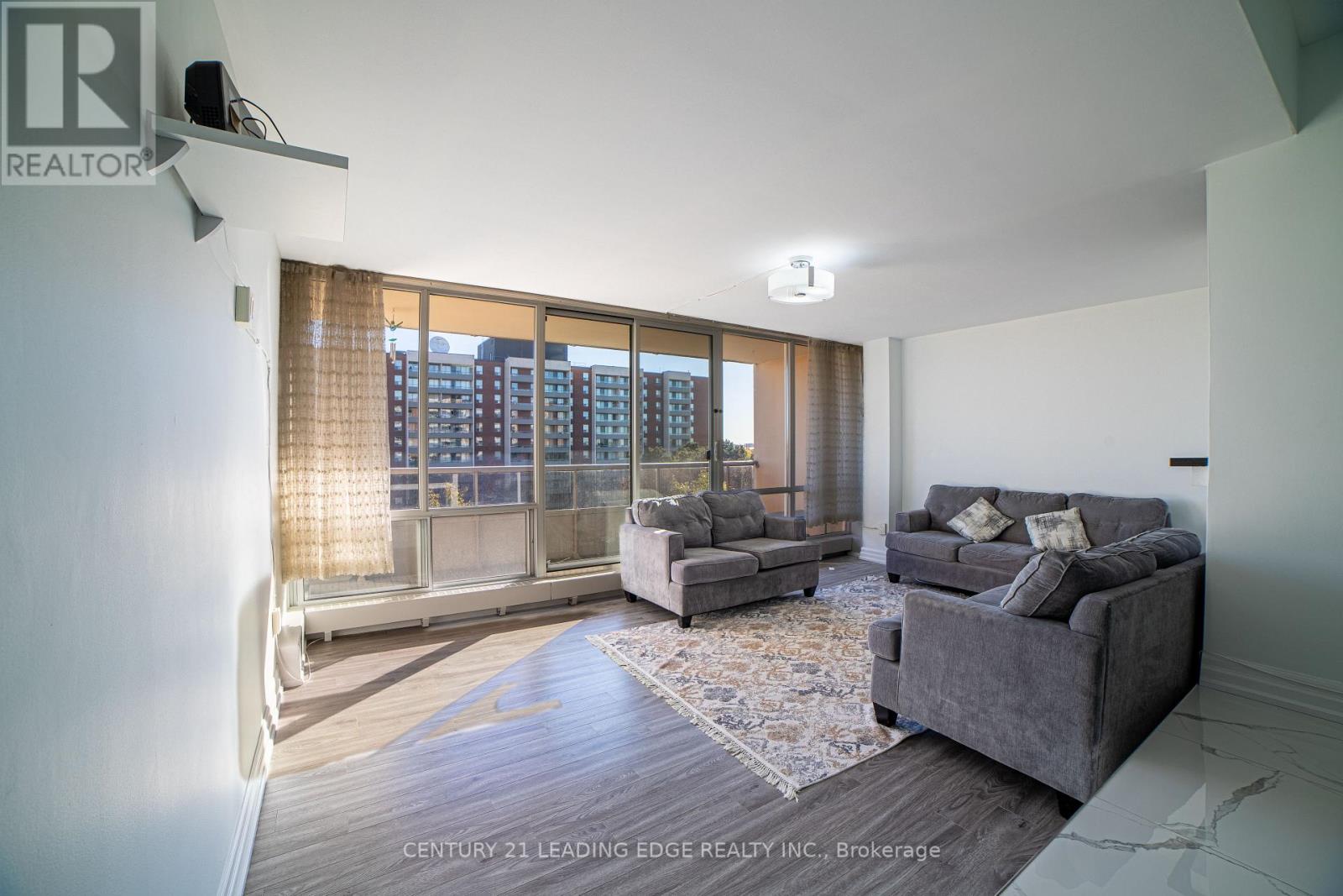 604 - 25 Four Winds Drive, Toronto, Ontario  M3J 1K8 - Photo 3 - W13864574