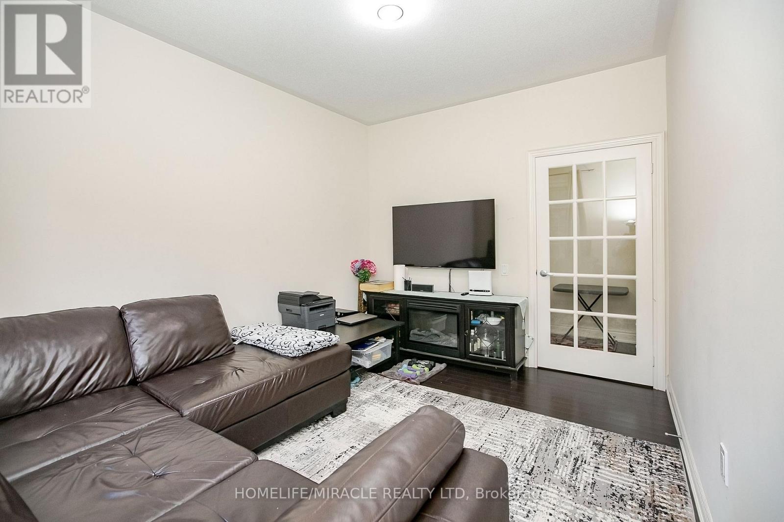 30 Brookwater Crescent, Caledon, Ontario  L7C 4A4 - Photo 10 - W13875746