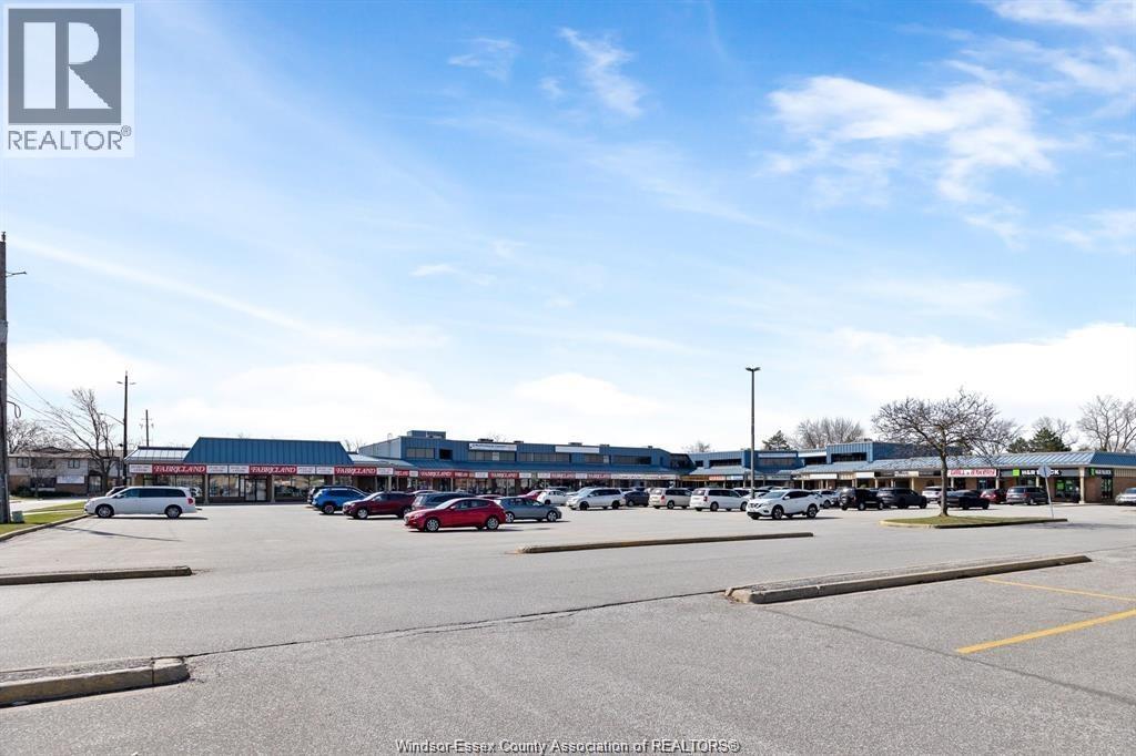 7633 TECUMSEH ROAD East, Windsor, Ontario
