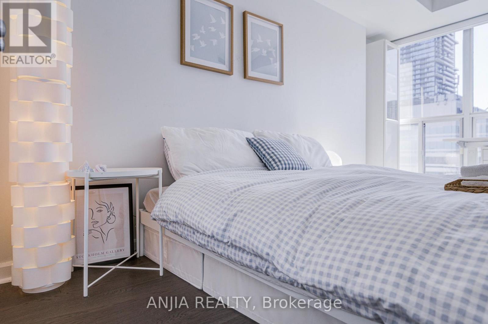 2011 - 8 Park Road, Toronto, Ontario  M4W 3S5 - Photo 26 - C13877342