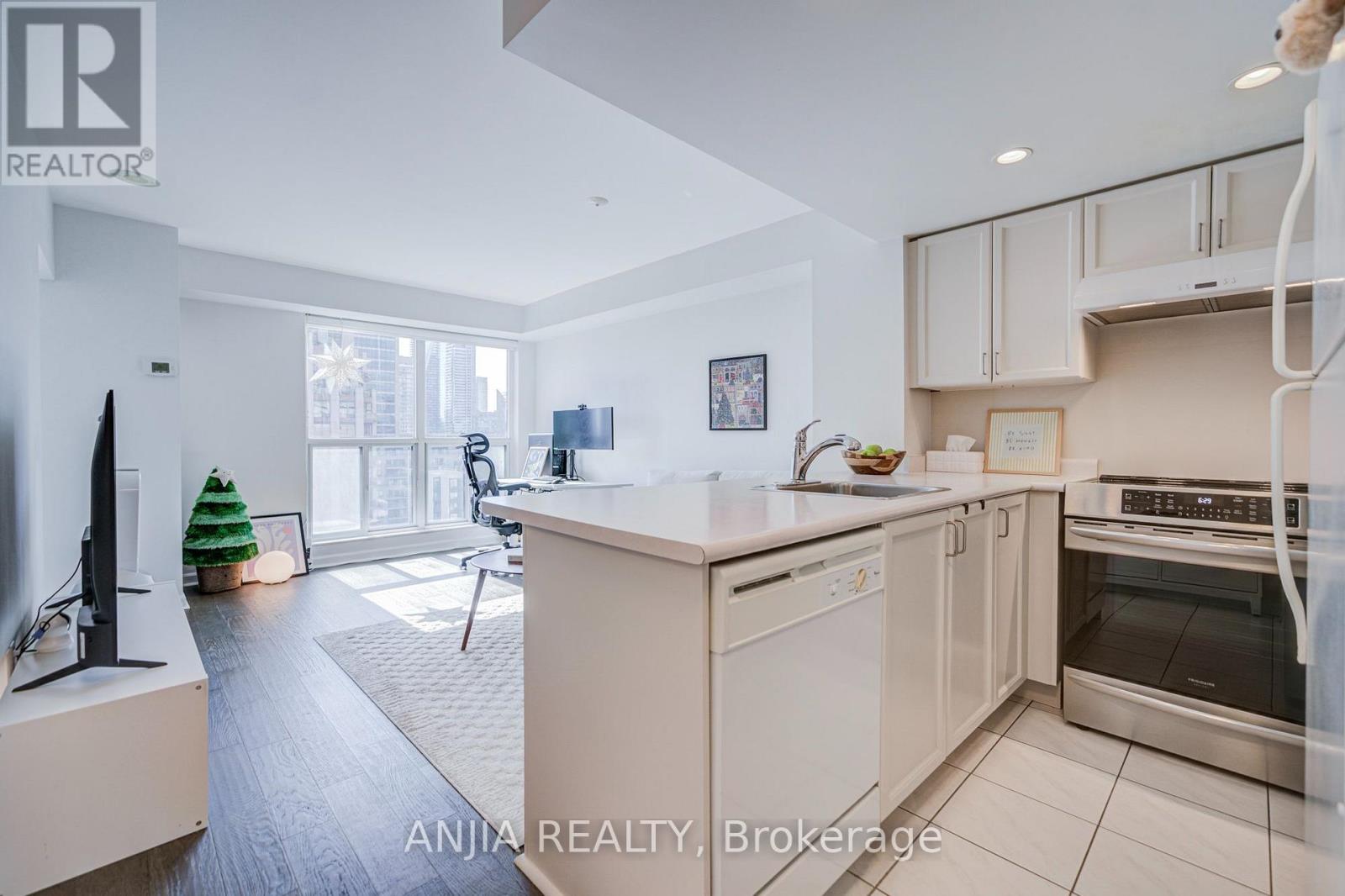 2011 - 8 Park Road, Toronto, Ontario  M4W 3S5 - Photo 3 - C13877342