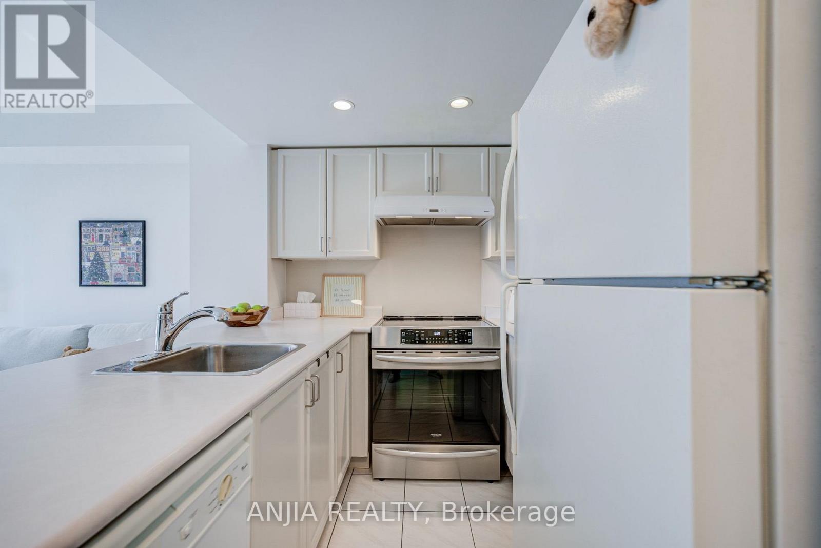 2011 - 8 Park Road, Toronto, Ontario  M4W 3S5 - Photo 9 - C13877342