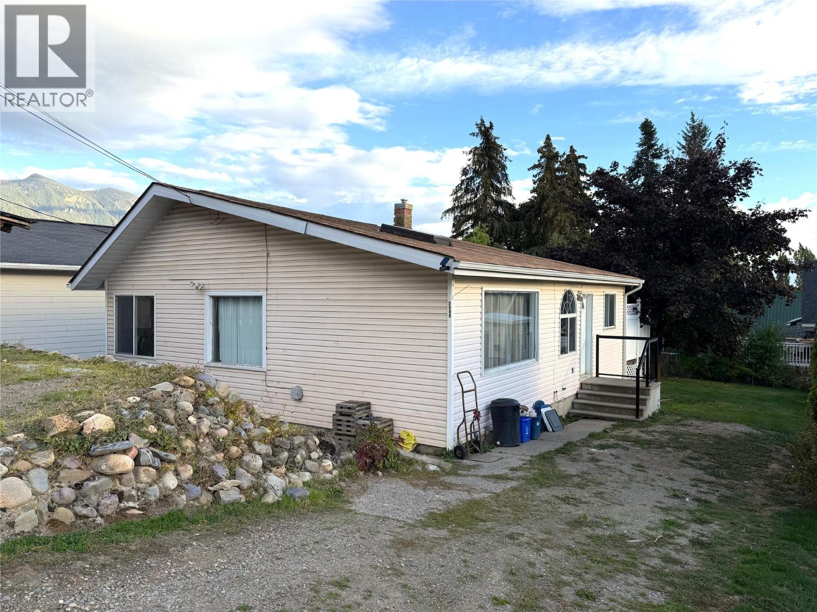 2409 Sunset Boulevard Creston British Columbia Canada V0B1G5 2